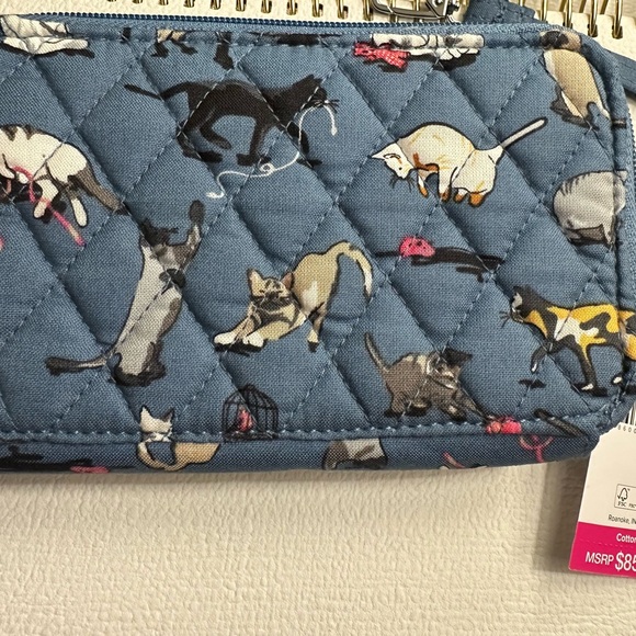 RFID 3-in-1 Crossbody - Picture 6 of 6